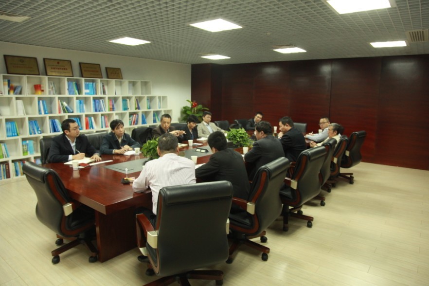 鎮(zhèn)江經(jīng)信委、開(kāi)發(fā)區(qū)管委會(huì)一行到訪促進(jìn)中心