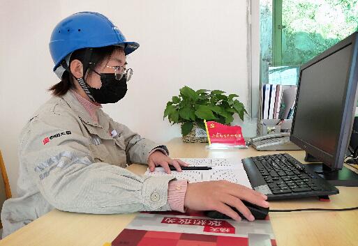 任洋洋：小小一朵花，青春吐芳華