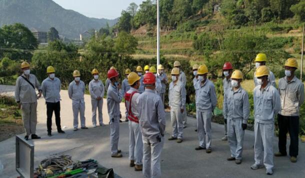 中方縣供電公司：積極開展現(xiàn)場培訓(xùn) 不斷提升員工技能水平