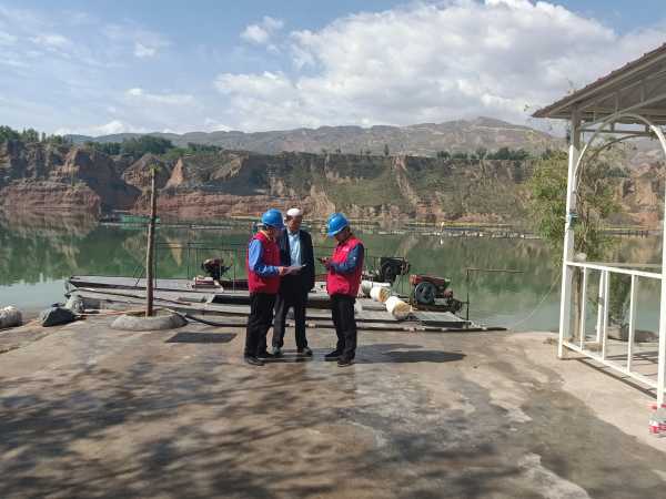 國網(wǎng)青?；】h供電公司農(nóng)網(wǎng)升級(jí)為養(yǎng)殖戶開啟致富新路子