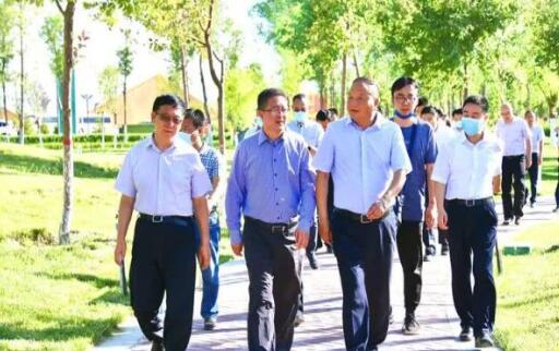 國家電投集團黨組成員、副總經(jīng)理王樹東一行赴七師胡楊河市調(diào)研