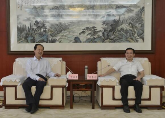 丁焰章拜會(huì)南昌市委副書記、市長(zhǎng)黃喜忠