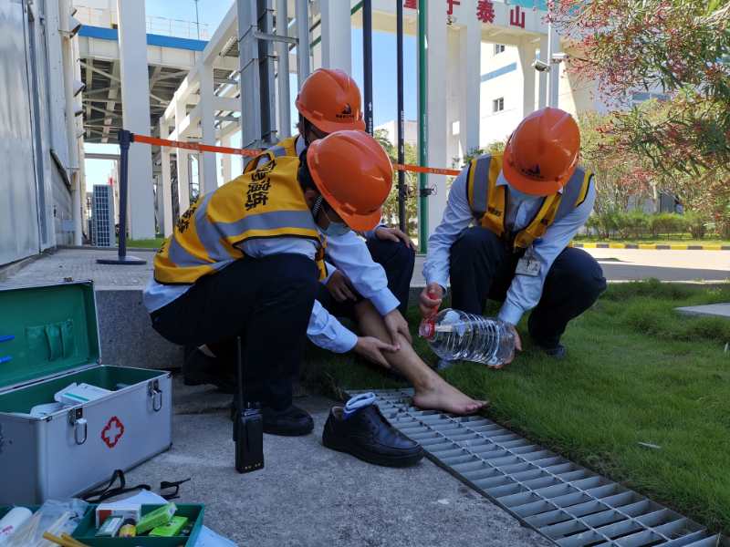 防毒蛇咬傷，保人身安全