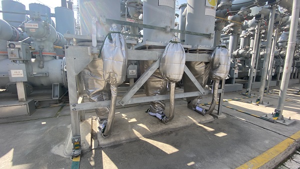 國網劉家峽水電廠御寒抗凍 設備“棉衣”早上身