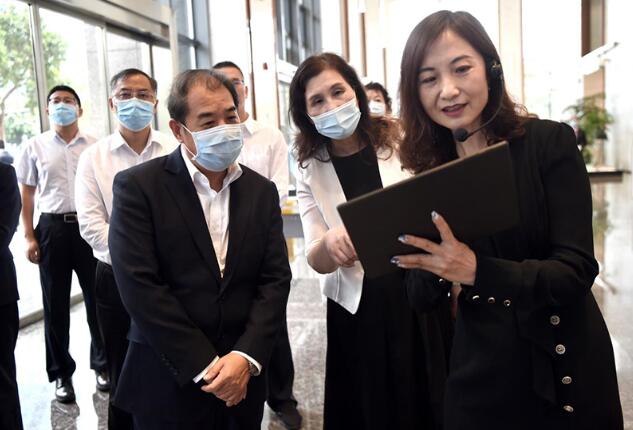 南方電網(wǎng)公司董事長、黨組書記孟振平調(diào)研鼎和保險(xiǎn)公司