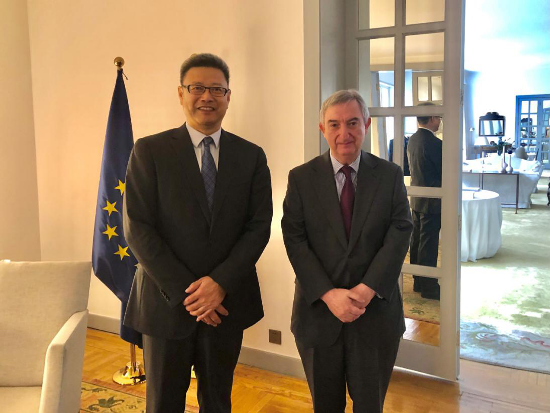 錢(qián)智民會(huì)見(jiàn)西班牙駐華大使德斯卡亞