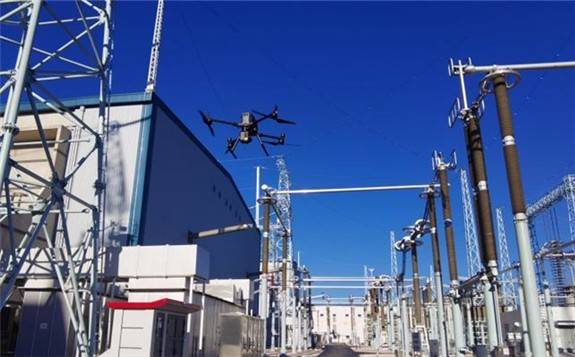 我國(guó)實(shí)現(xiàn)800千伏電網(wǎng)特高壓換流站無人機(jī)全自動(dòng)巡檢