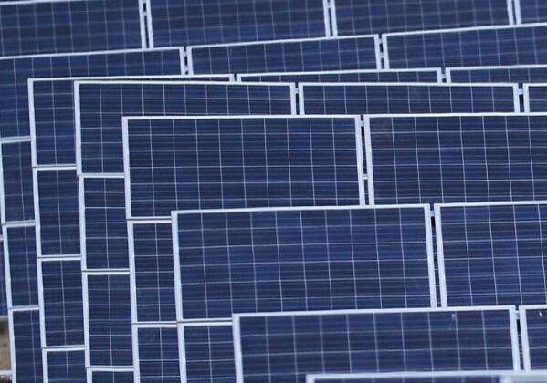 廣東梅州兩個(gè)光伏復(fù)合項(xiàng)目總投資35億元，年發(fā)電量為77000萬(wàn)度