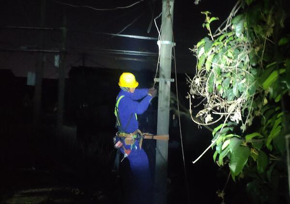 國(guó)網(wǎng)余姚市供電公司：夜間排查薄弱環(huán)節(jié)，保障電網(wǎng)安全運(yùn)行