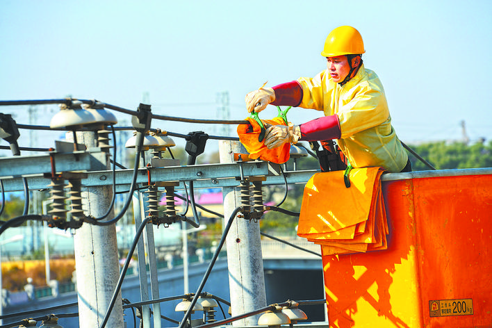 【國(guó)家電網(wǎng)公司特等勞?！坷钫伎? width=