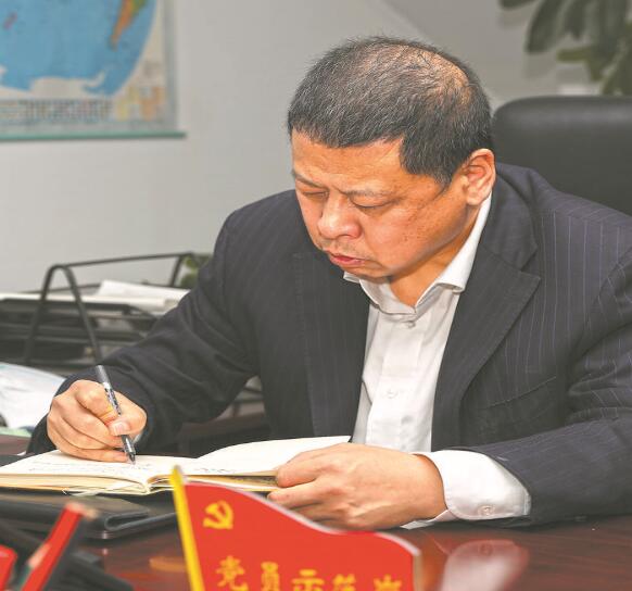 有他在，大家心里就有底了——記國(guó)家電網(wǎng)有限公司特等勞動(dòng)模范汪波