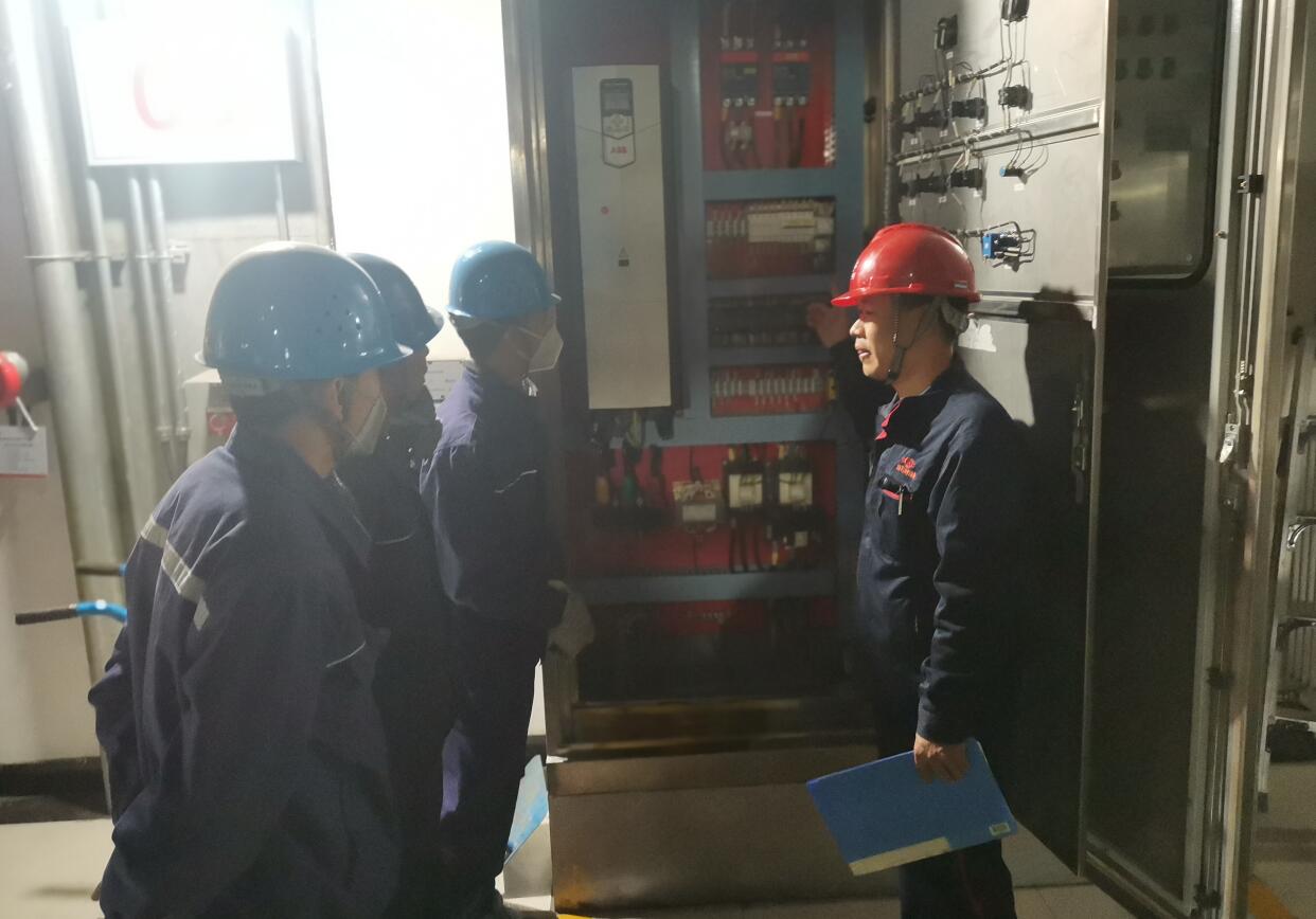 就地過年心中暖，春節(jié)在崗你最美