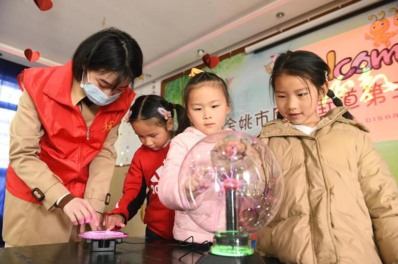 國(guó)網(wǎng)余姚市供電公司開(kāi)學(xué)第一課 電力安全牢記心間