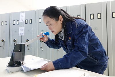 深谷幽蘭 暗自飄香——記國網甘肅劉家峽水電廠2020年度先進工作者鄧蘭