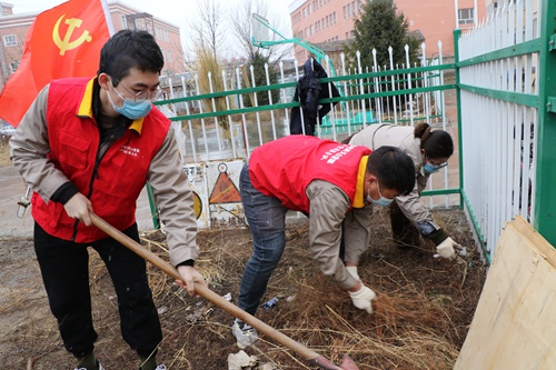 國網(wǎng)伊犁供電公司：開展“學(xué)雷鋒、樹新風(fēng)、做榜樣”志愿活動