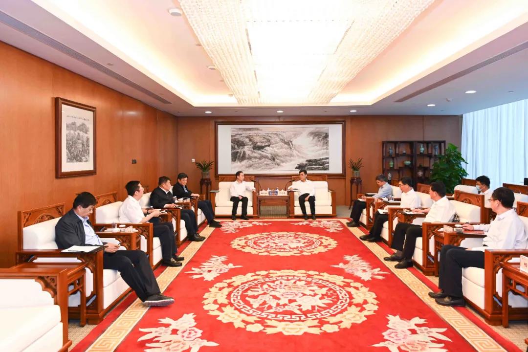 舒印彪會(huì)見(jiàn)鄂爾多斯市委副書(shū)記杜匯良