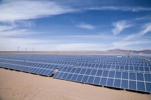 硅料“滾燙”，光伏“內(nèi)耗”，誰(shuí)在助推價(jià)格暴漲？