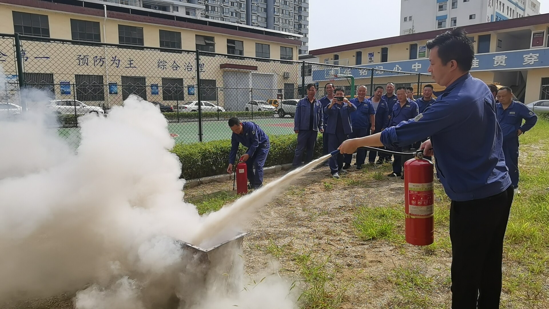 城固供電分公司開展消防安全知識培訓(xùn)和實(shí)戰(zhàn)演練活動(dòng)