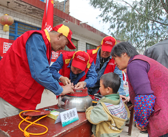 初心如磐擔使命——記國家電網(wǎng)甘肅電力連心橋(劉家峽)共產(chǎn)黨員服務隊