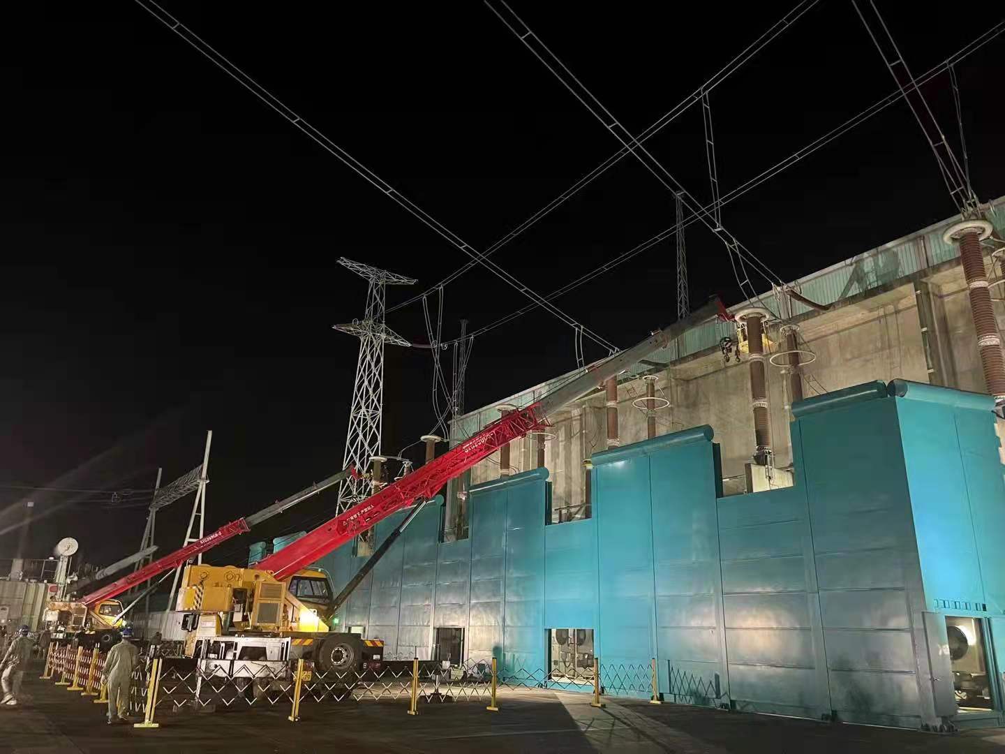 鄂電“鐵軍”：30個(gè)小時(shí)晝夜搶修作業(yè)，守護(hù)西電東送電網(wǎng)大動(dòng)脈