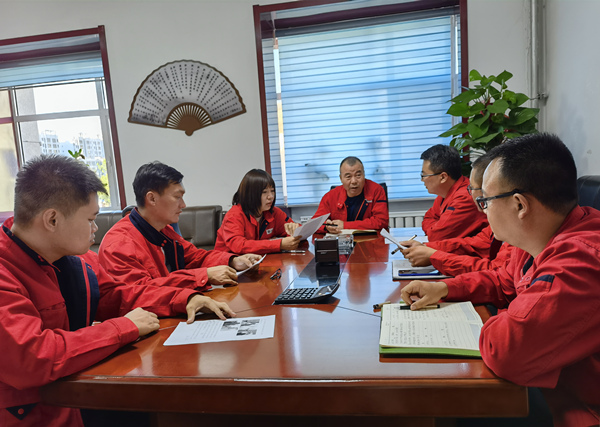 烏海電業(yè)局千里山分局:修訂宣貫班組標(biāo)準(zhǔn),促進(jìn)班組有序發(fā)展