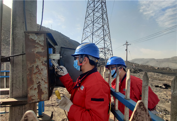 六五四供電分局48小時(shí)決戰(zhàn)， 攻堅(jiān)分時(shí)電價(jià)表計(jì)設(shè)置