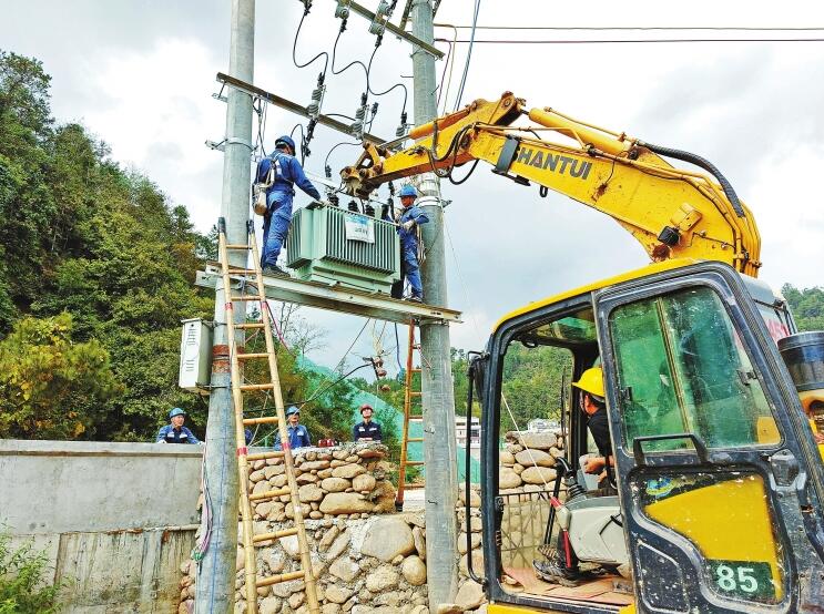 南方電網(wǎng)公司加強(qiáng)農(nóng)村電網(wǎng)建設(shè)，以充足電力激發(fā)鄉(xiāng)村活力