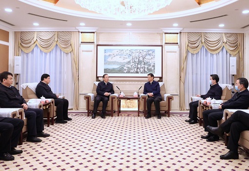 國(guó)家電網(wǎng)董事長(zhǎng)辛保安、總經(jīng)理張智剛與江蘇省省長(zhǎng)許昆林舉行會(huì)談
