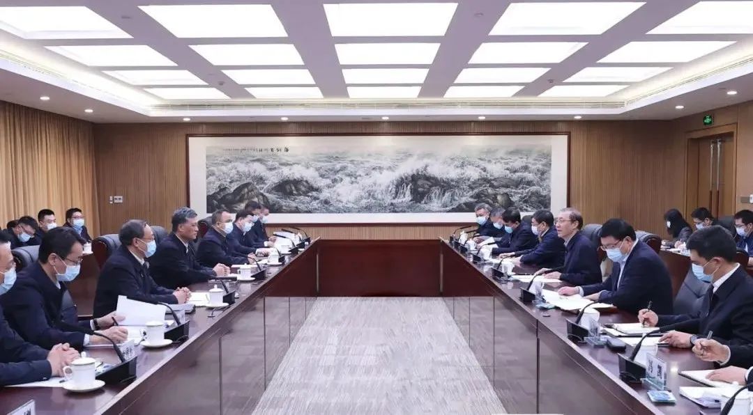 辛保安、張智剛與新疆維吾爾自治區(qū)、新疆生產建設兵團領導會談