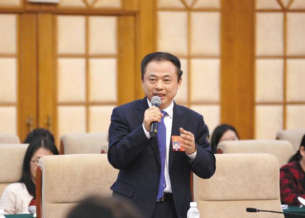 【兩會】推動新能源汽車產(chǎn)業(yè)發(fā)展 促進(jìn)終端用能變革——訪全國人大代表、天能電池集團(tuán)股份有限公司董事長張?zhí)烊? /></a></div>
				<div   id=