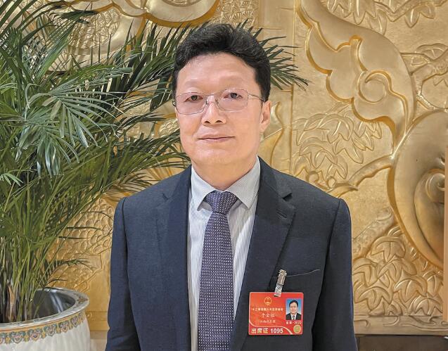 【兩會(huì)】國家電網(wǎng)黨校常務(wù)副校長于金鎰:開展技術(shù)創(chuàng)新和示范應(yīng)用 加快構(gòu)建新型電力系統(tǒng)