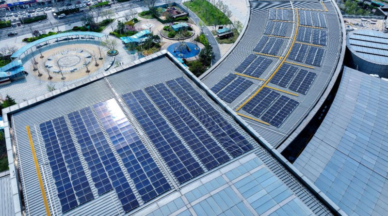 1.2MW！山東商業(yè)綜合體屋頂光伏發(fā)電項(xiàng)目并網(wǎng)發(fā)電
