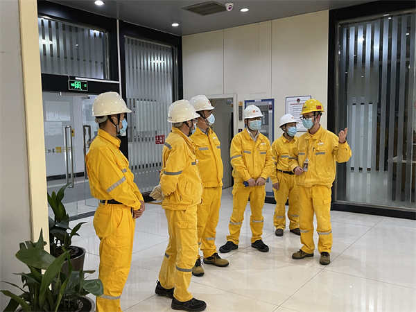 華潤(rùn)電力南京公司黨委書記、總經(jīng)理薛文順深入化工園項(xiàng)目開(kāi)展全面調(diào)研指導(dǎo)公司高質(zhì)量發(fā)展