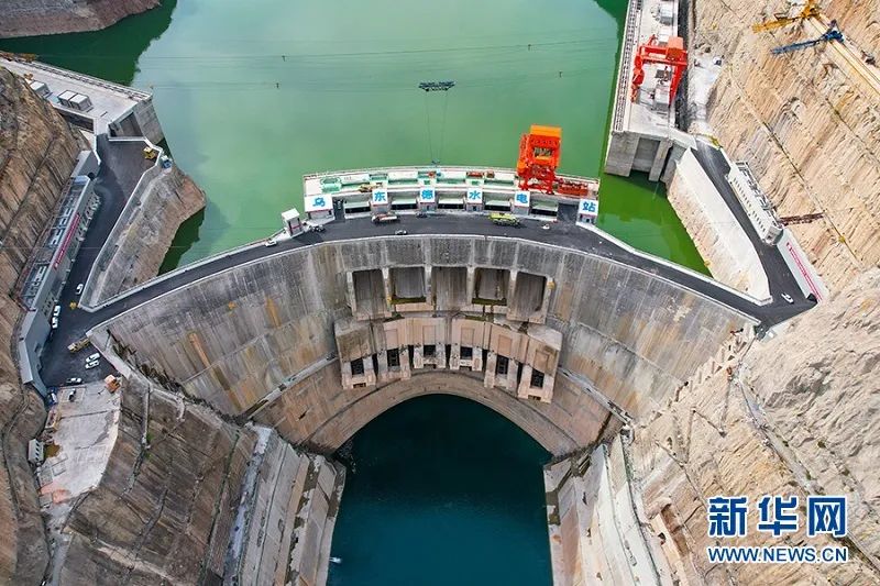 國家能源局章建華：加快推進能源轉型，大力發(fā)展風電和太陽能發(fā)電！