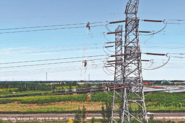 國網(wǎng)天津高壓公司:專項(xiàng)治理線路舞動 提高線路安全水平