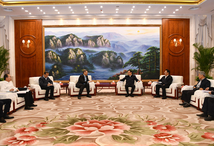 國家電投董事長、黨組書記錢智民拜會(huì)寧夏回族自治區(qū)主要領(lǐng)導(dǎo)