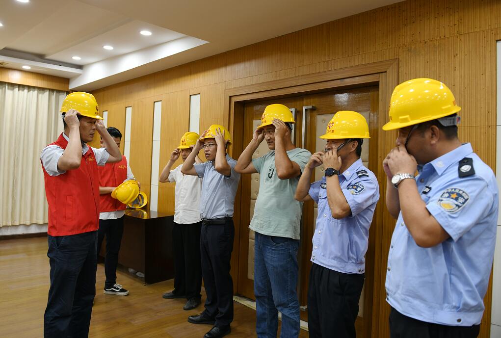 國網(wǎng)余姚市供電公司:電力課堂進(jìn)鄉(xiāng)村 用電知識按需送