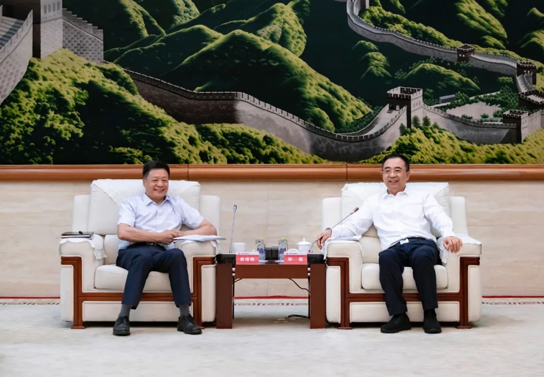 鄒磊會(huì)見(jiàn)東方電氣黨組書(shū)記、董事長(zhǎng)俞培根