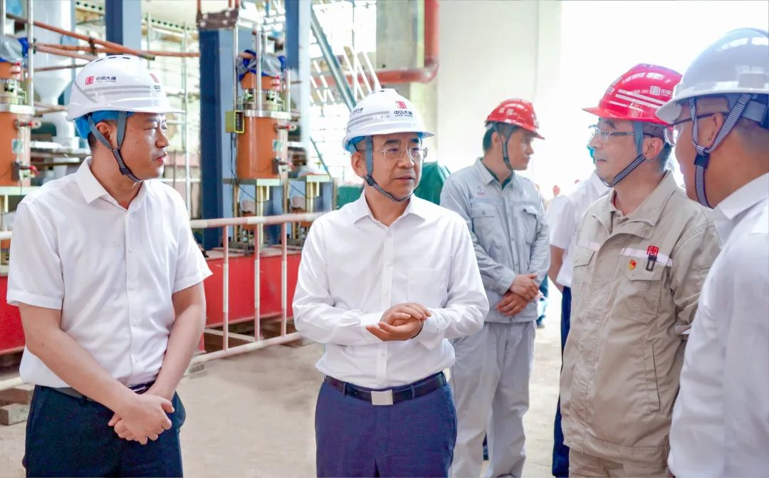 鄒磊拜會海南省省長馮飛并到大唐?？跉怆婍椖楷F場調研慰問