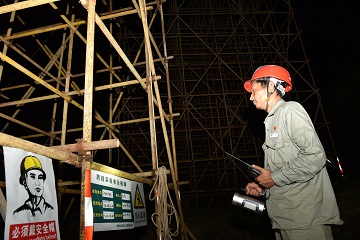 跨越高鐵施工攻堅(jiān)戰(zhàn)，在凌晨打響