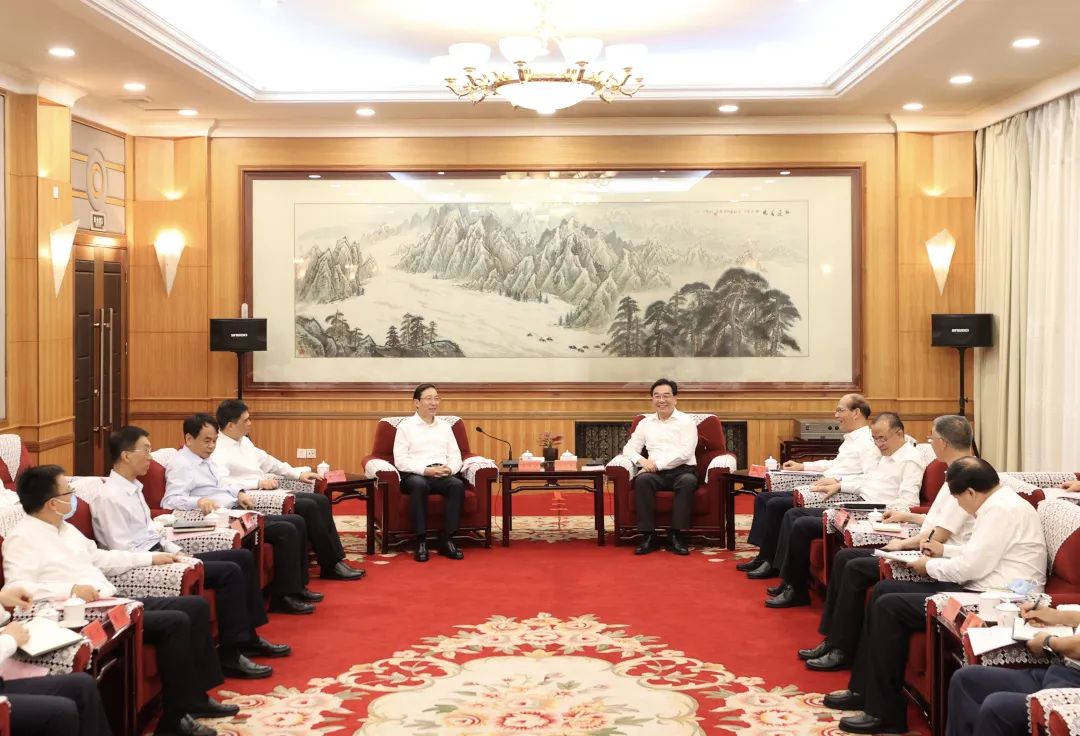 國家電網(wǎng)董事長、黨組書記辛保安與青海省委書記信長星、省長吳曉軍會談