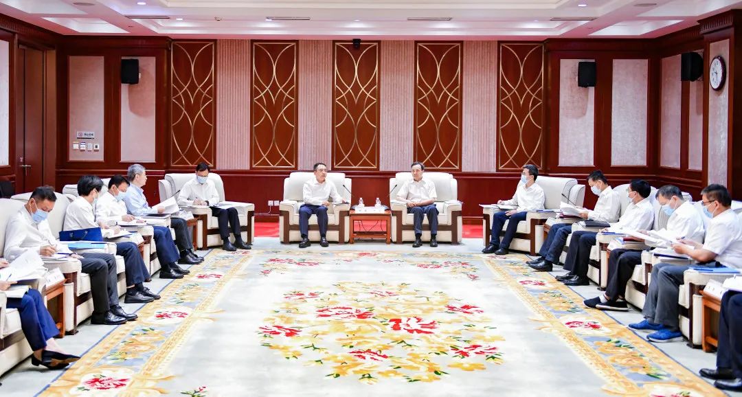 鄒磊拜訪國(guó)家開(kāi)發(fā)銀行黨委書(shū)記、董事長(zhǎng)趙歡