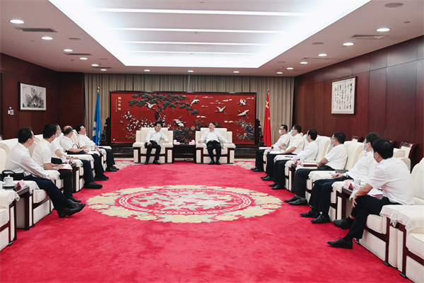 溫樞剛會見張傳慧、姚煥