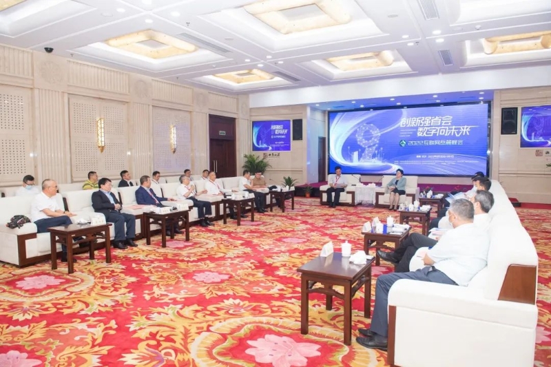 孫洪水與湖南省委常委、長沙市委書記吳桂英會談