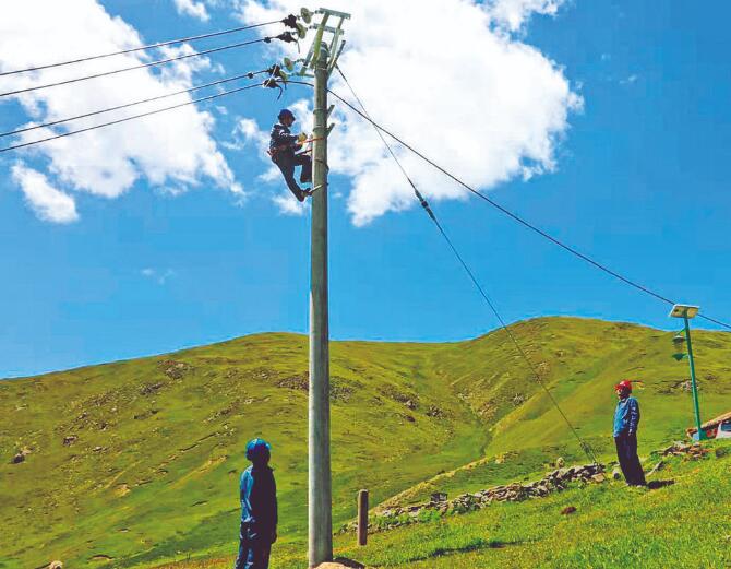 青海共和縣:高原鄉(xiāng)村美 發(fā)展動(dòng)力足