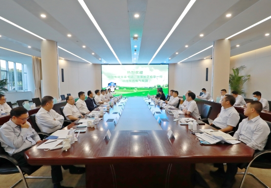 丁焰章與東方電氣黨組書記、董事長(zhǎng)俞培根會(huì)談并見證雙方簽署戰(zhàn)略合作協(xié)議