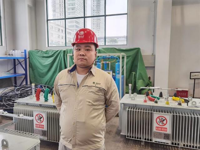 伏亦菲：深耕電網(wǎng)二十年，這位80后始終奮斗在前線