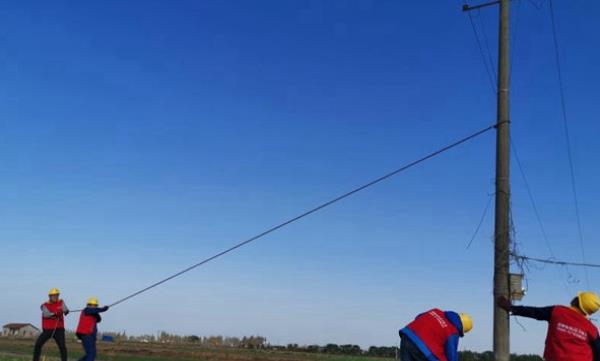 國(guó)網(wǎng)華容縣供電公司精準(zhǔn)監(jiān)督為鄉(xiāng)村振興“充滿(mǎn)電”