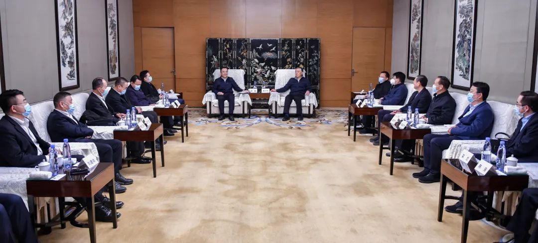 大唐集團(tuán)黨組書記、董事長鄒磊與陜投集團(tuán)董事長袁小寧、總經(jīng)理趙軍會談