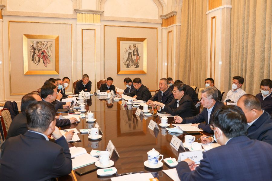 雷鳴山、韓君調(diào)研三峽集團(tuán)新疆區(qū)域工作